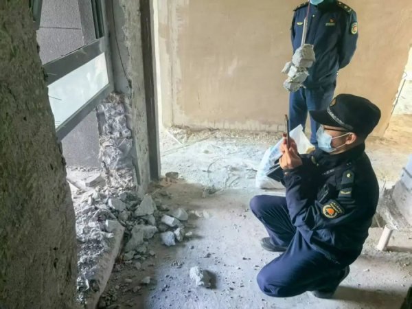 竹演配资 新房变违建房，“法不责众”如何破？闵行：公职人员带头拆，数十户违建清零